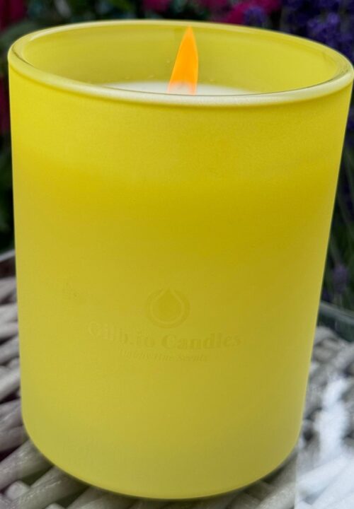 Alternative view of Oilb.io Candles – Sandalwood. Kojący zapach drzewa sandałowego, który wnosi spokój i harmonię do Twojego domu!